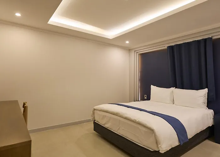 Blueduck Hotel *