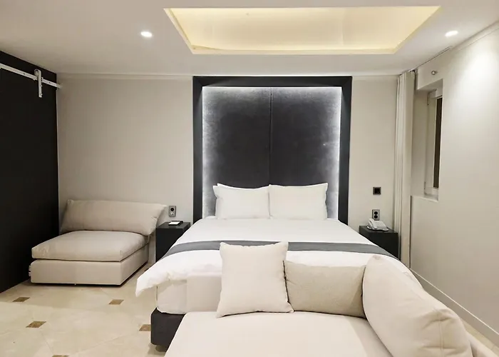 Blueduck Hotel